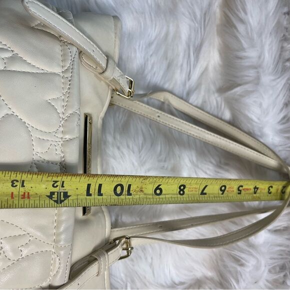Betsey Johnson Cream Shopper Heart Quilted medium shoulder bag gold tone accent - Picture 8 of 12